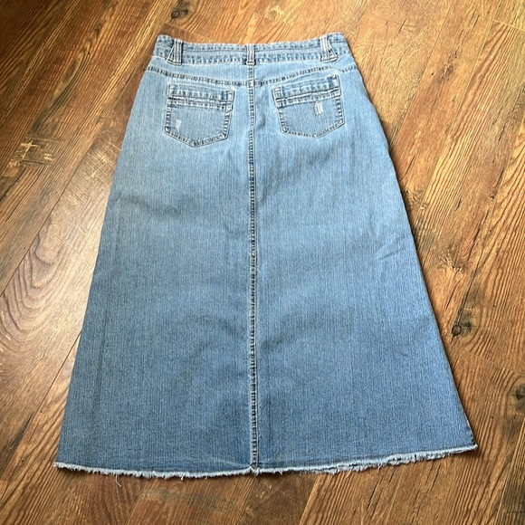 Cato brand size 10 long denim skirt - Picture 6 of 6